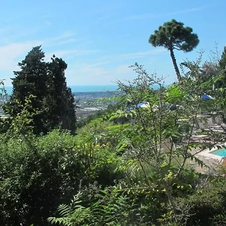 Villa Gialla Bed & Breakfast Mommio