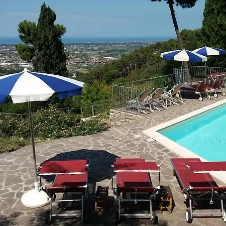 Villa Gialla Mommio