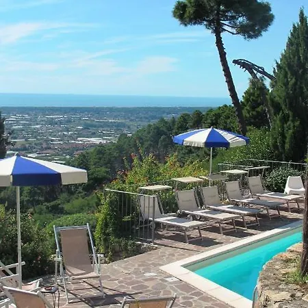 Villa Gialla Bed & Breakfast *